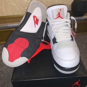 Jordan Retro 4 “White Cement”